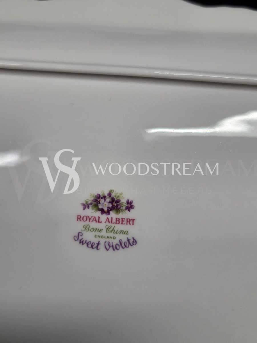 Набор: Чайная пара 2 штуки на подносе Royal Albert