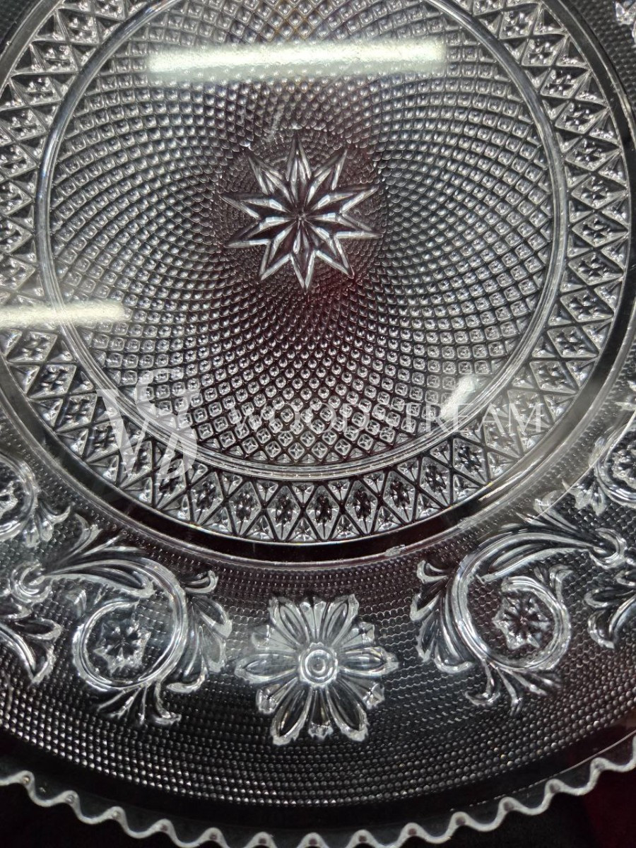 Тарелка декоративная на подставке винтажная