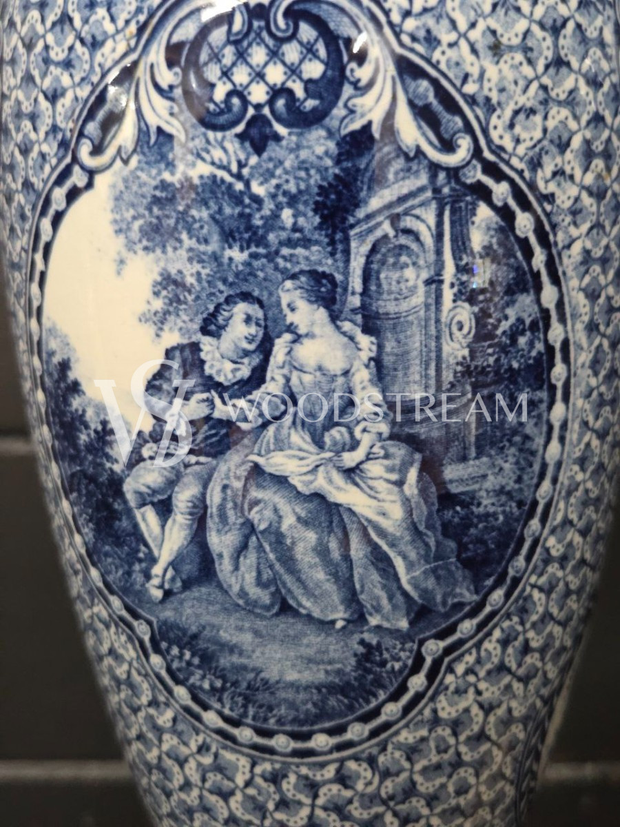 Ваза в стиле Людовика XVI 2 штуки