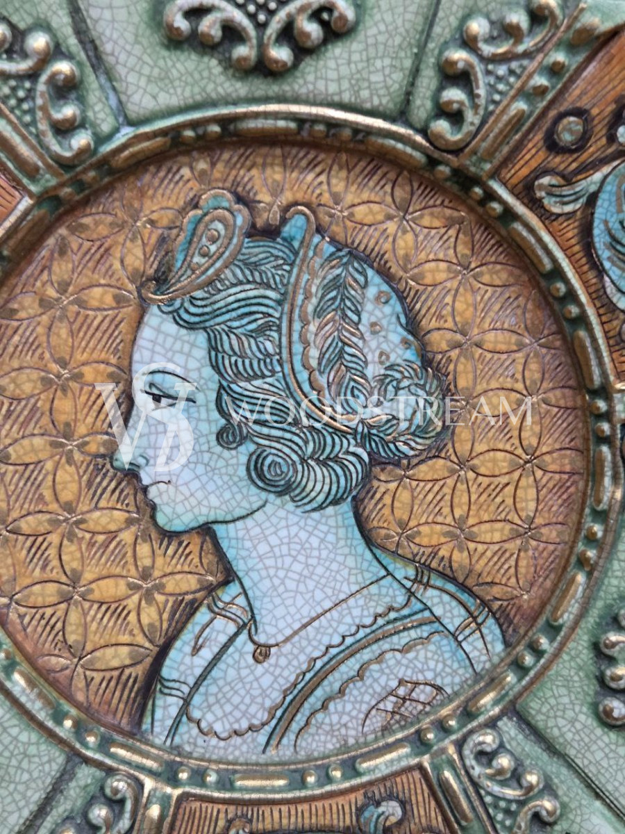 Тарелка декоративная/Портрет в викторианском стиле