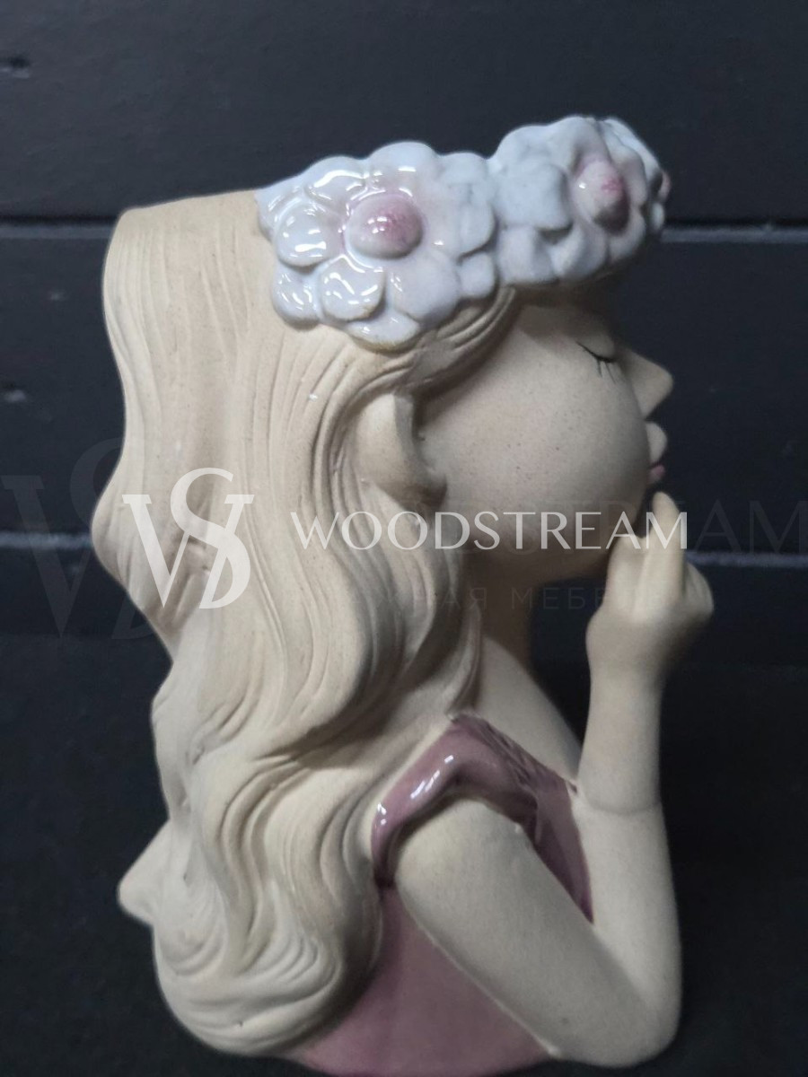 Ваза декоративная/Девочка с венком