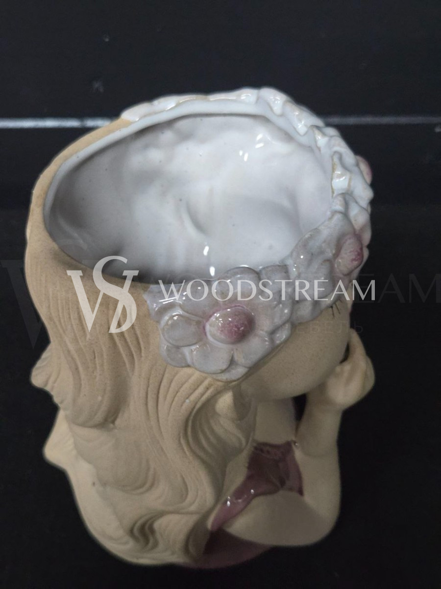 Ваза декоративная/Девочка с венком