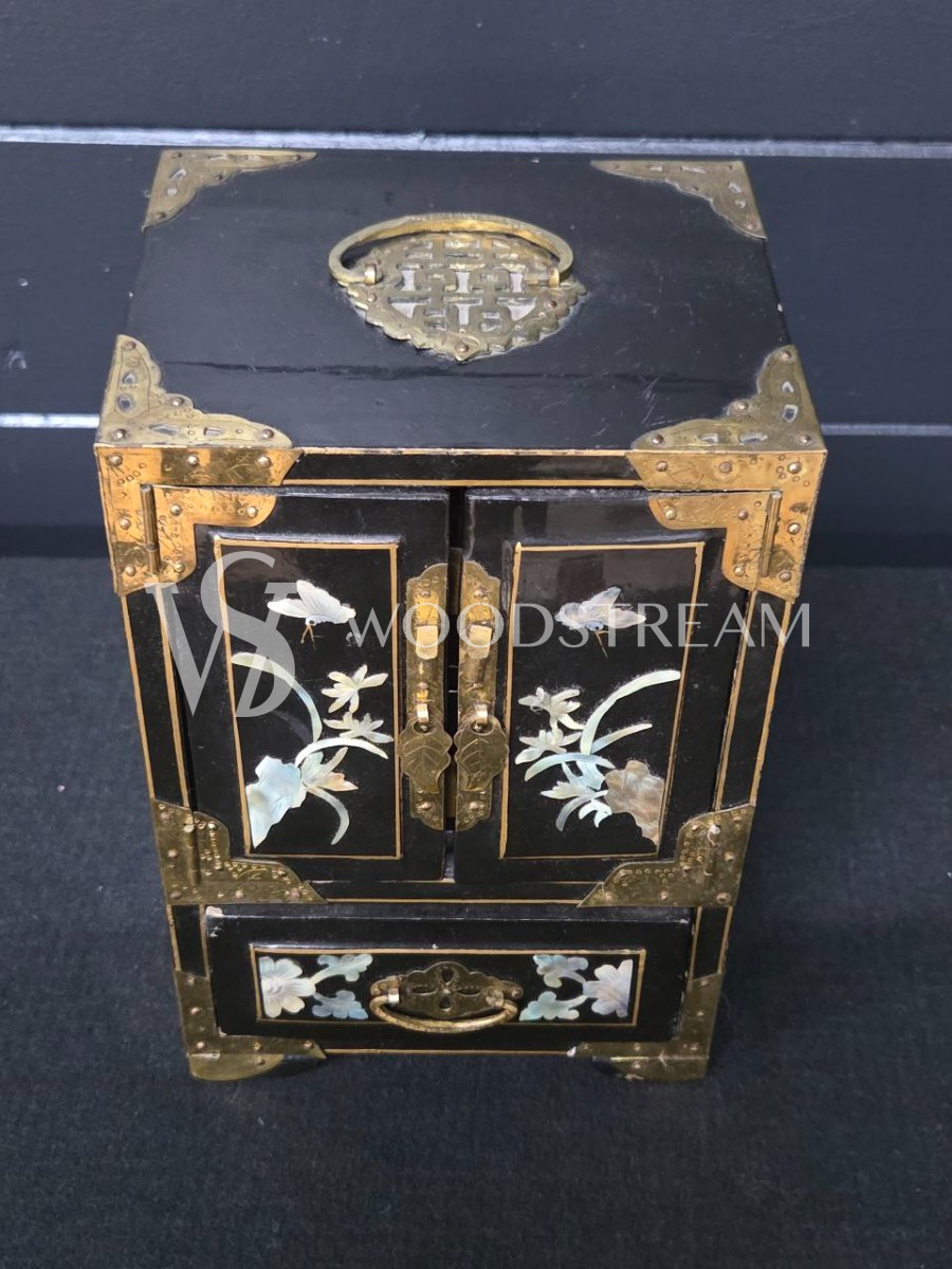 Шкатулка в стиле шинуазри