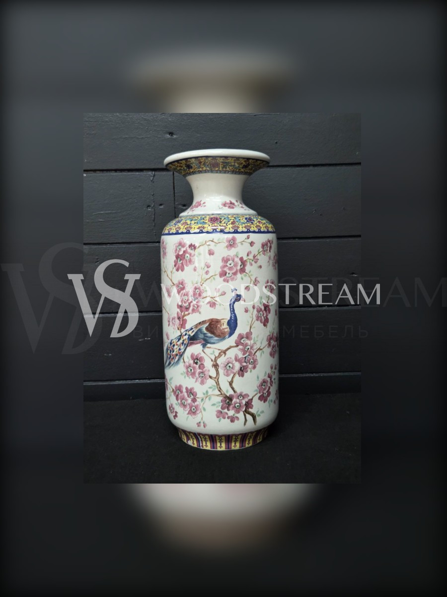 Ваза в стиле шинуазри