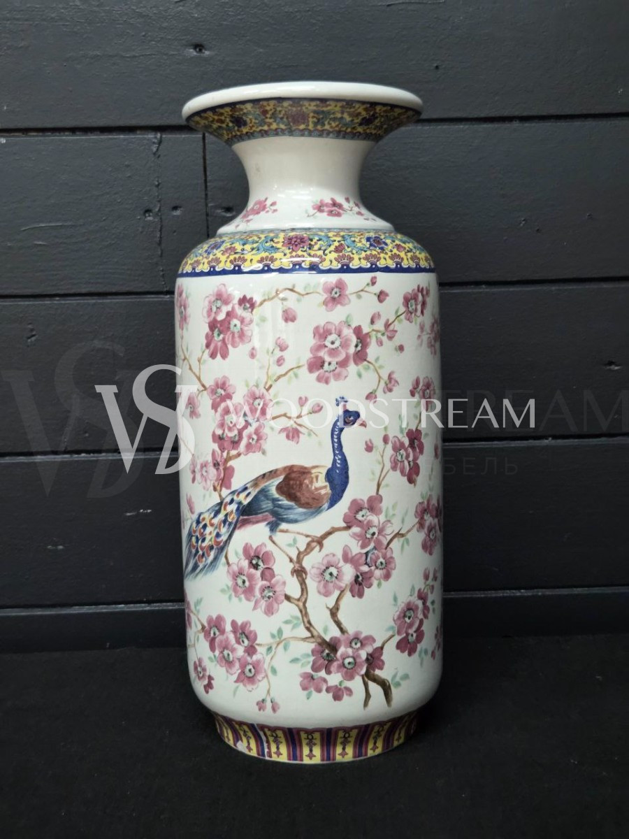 Ваза в стиле шинуазри