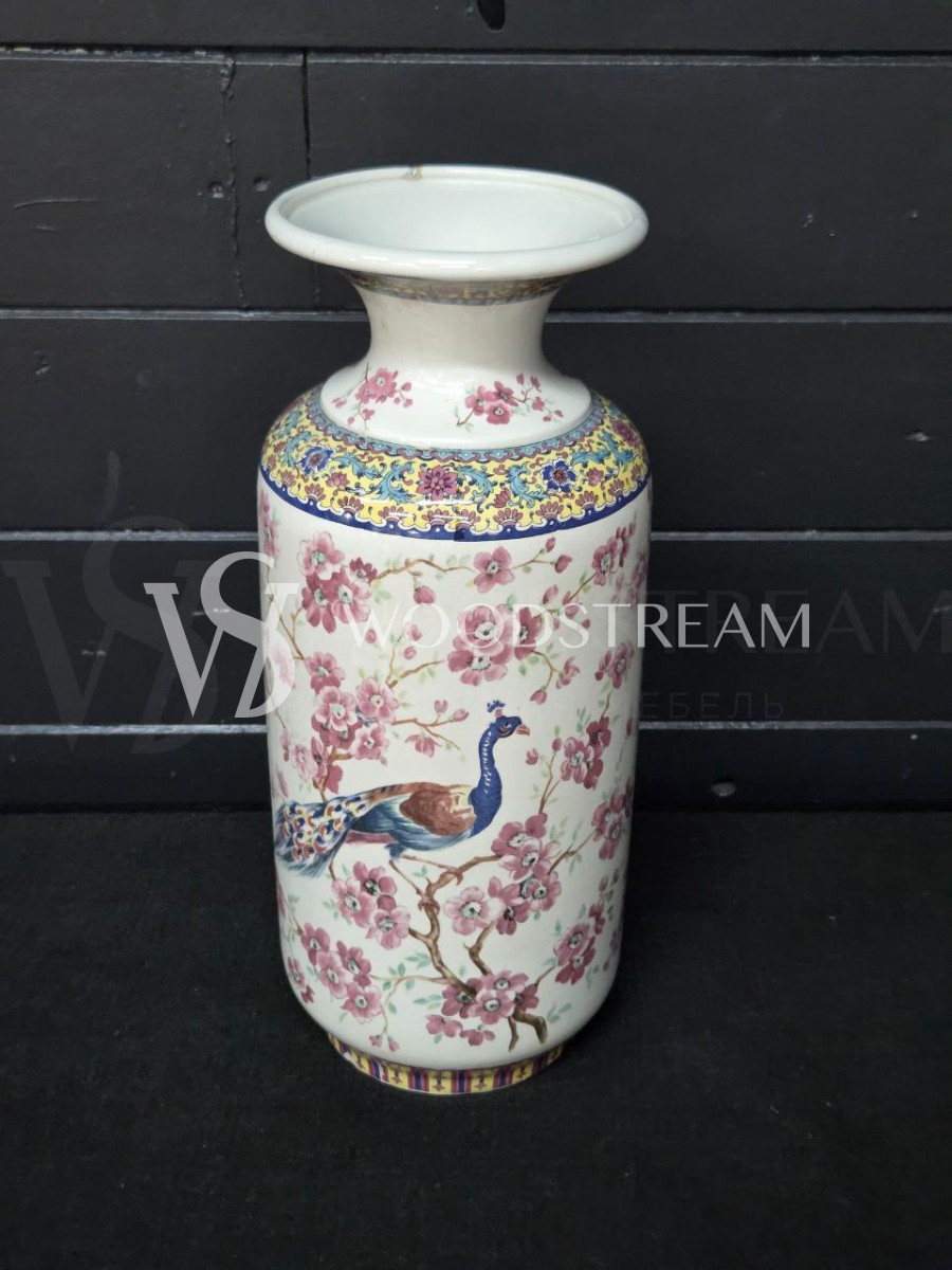 Ваза в стиле шинуазри