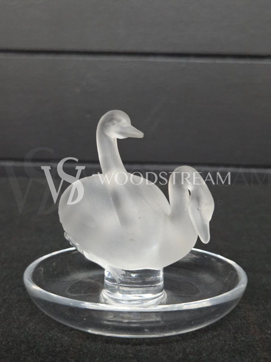 Фигура/Статуэтка на подставке 2 штуки Лебедь и Воробей