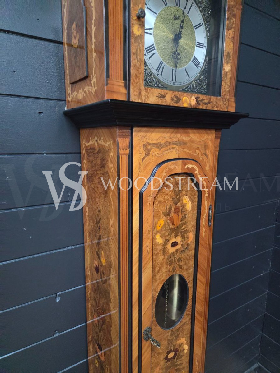 Часы напольные винтажные