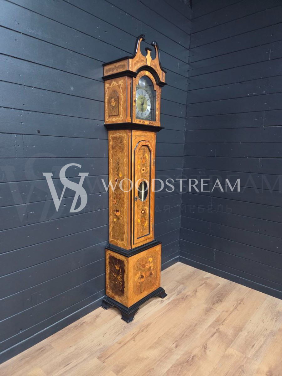Часы напольные винтажные