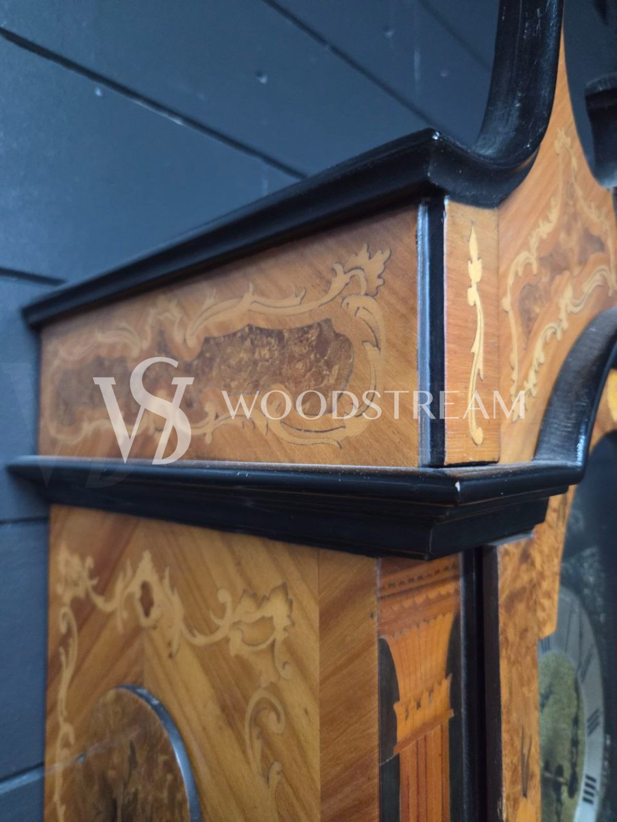 Часы напольные винтажные