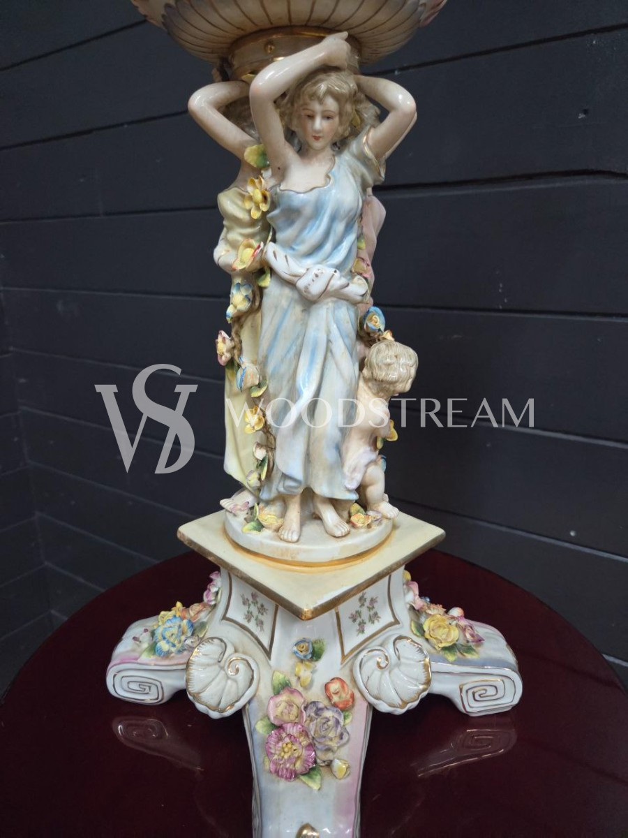 Ваза/Чаша на подставке в стиле венецианского барокко