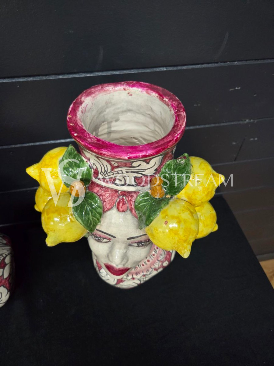 Ваза/Вазон/Кашпо/Декоративный элемент 2 штуки