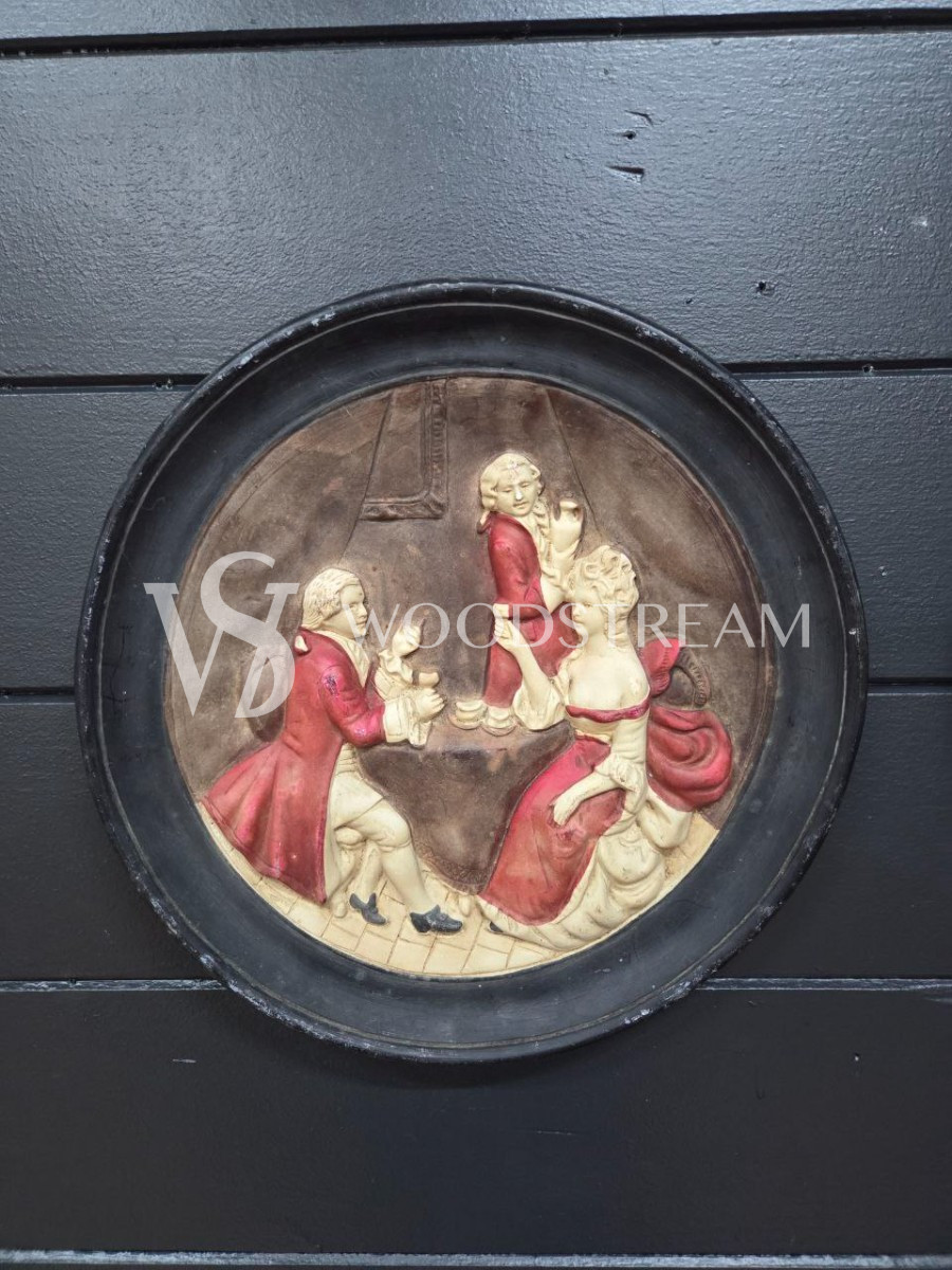 Тарелка декоративная/Барельеф с галантной сценой 2 штуки