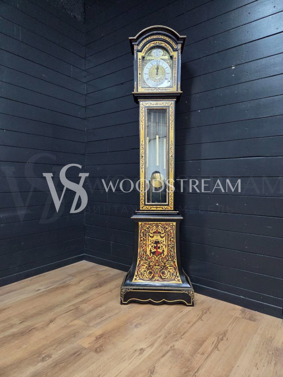 Часы напольные в стиле Буль