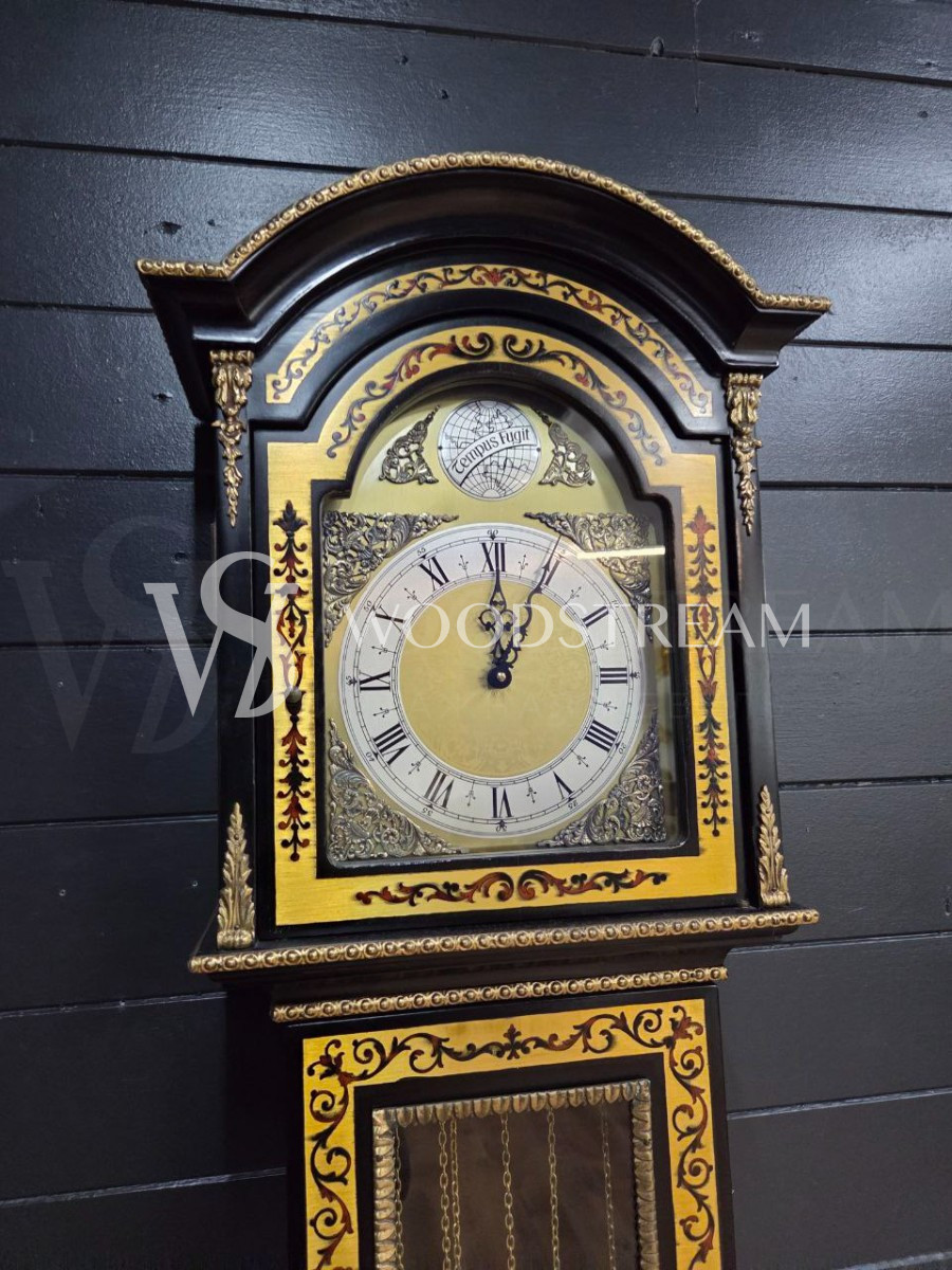 Часы напольные в стиле Буль