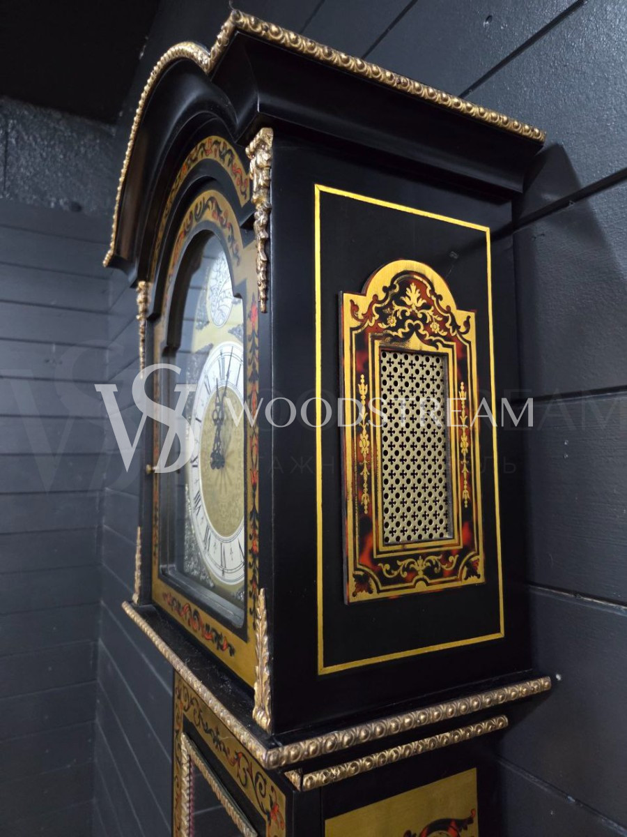 Часы напольные в стиле Буль