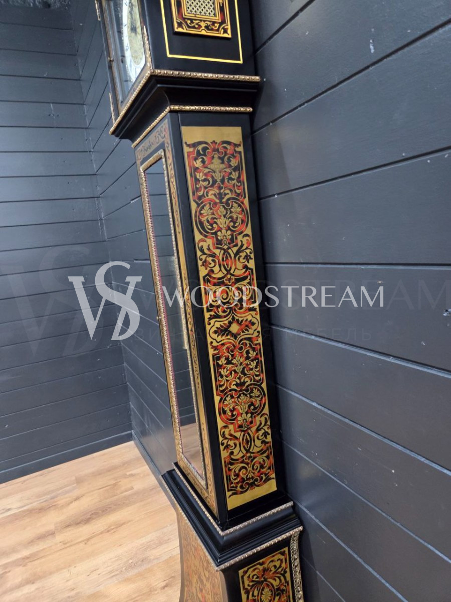 Часы напольные в стиле Буль