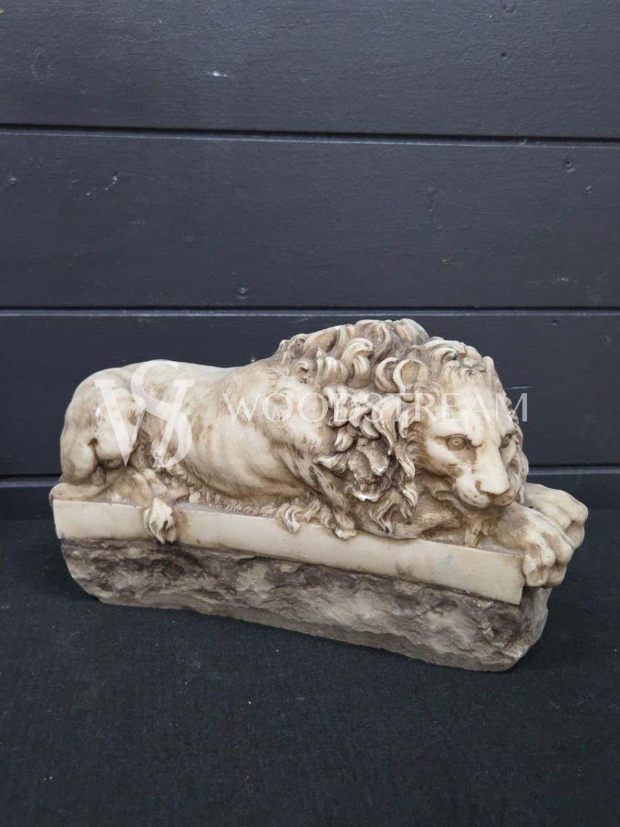 Статуэтка/Скульптура 2 штуки Спящий и пробуждающийся лев