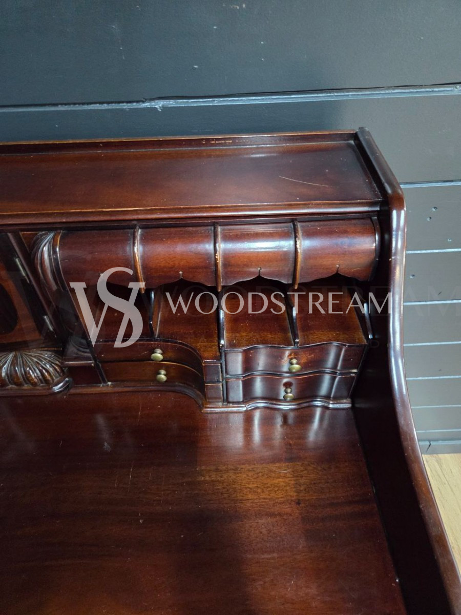 Бюро/Стол письменный в стиле Чиппендейл