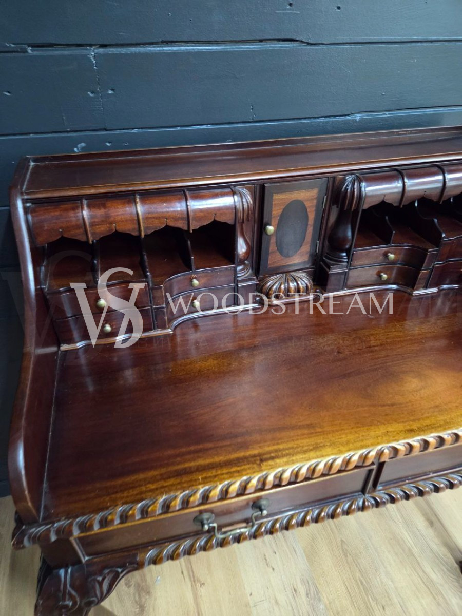 Бюро/Стол письменный в стиле Чиппендейл