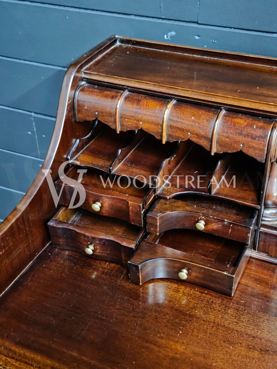 Бюро/Стол письменный в стиле Чиппендейл