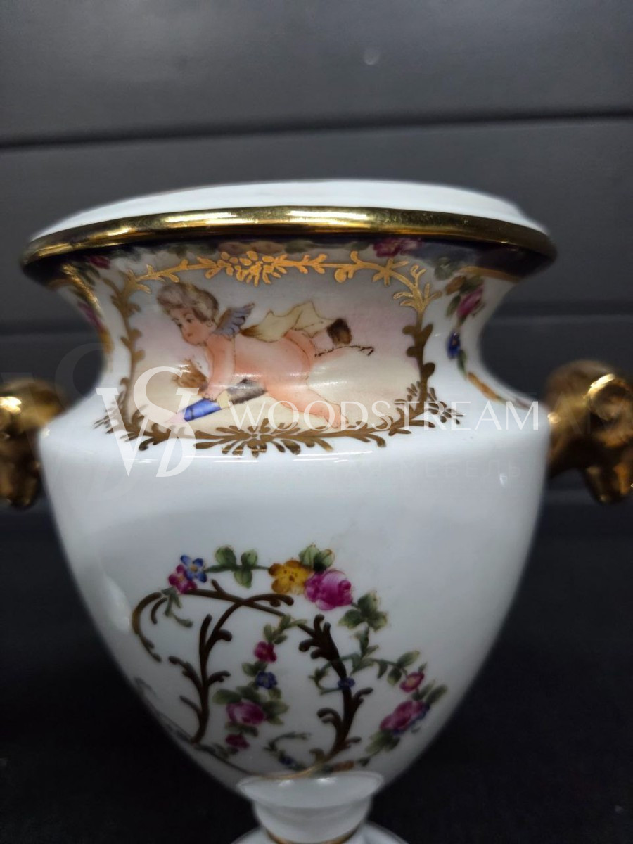 Ваза в стиле Людовика XV 2 штуки