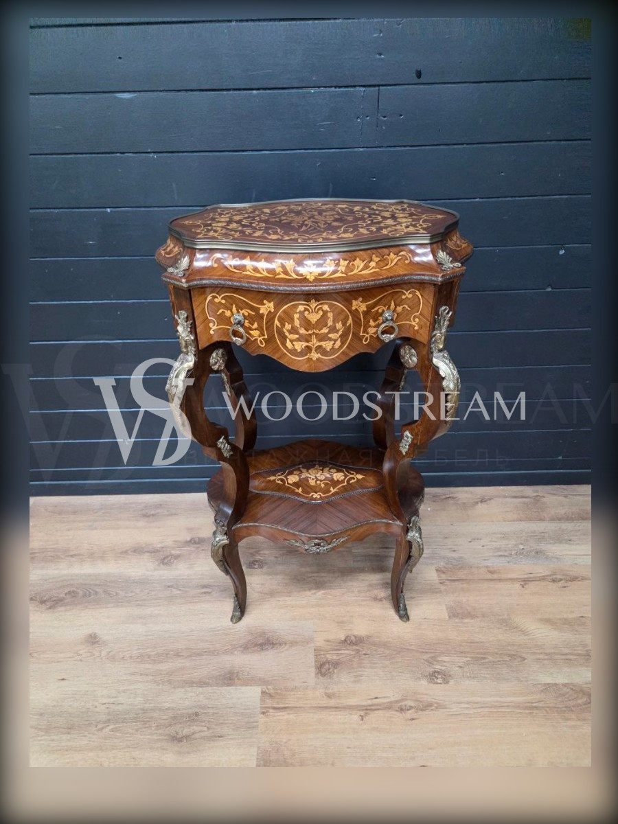 Стол/Подставка в стиле Людовика XIV