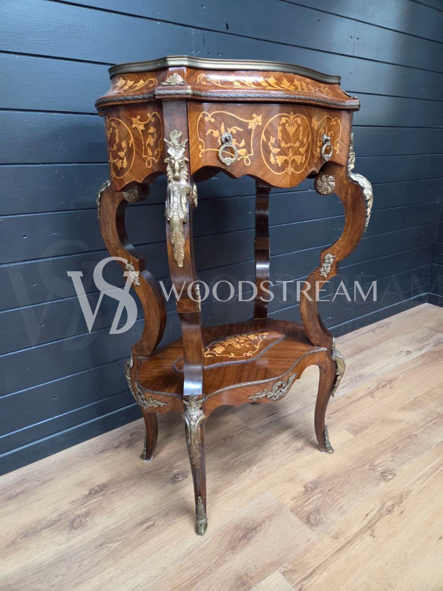 Стол/Подставка в стиле Людовика XIV