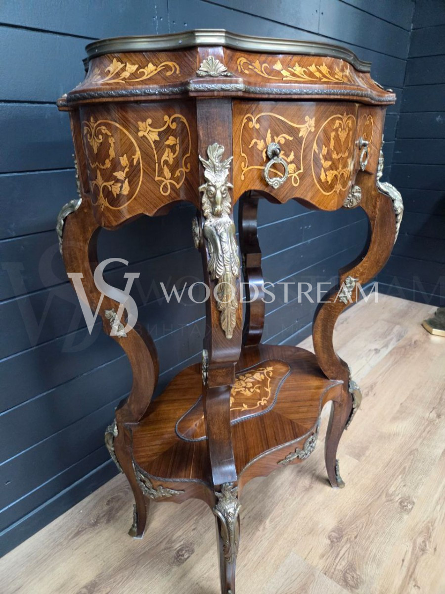 Стол/Подставка в стиле Людовика XIV