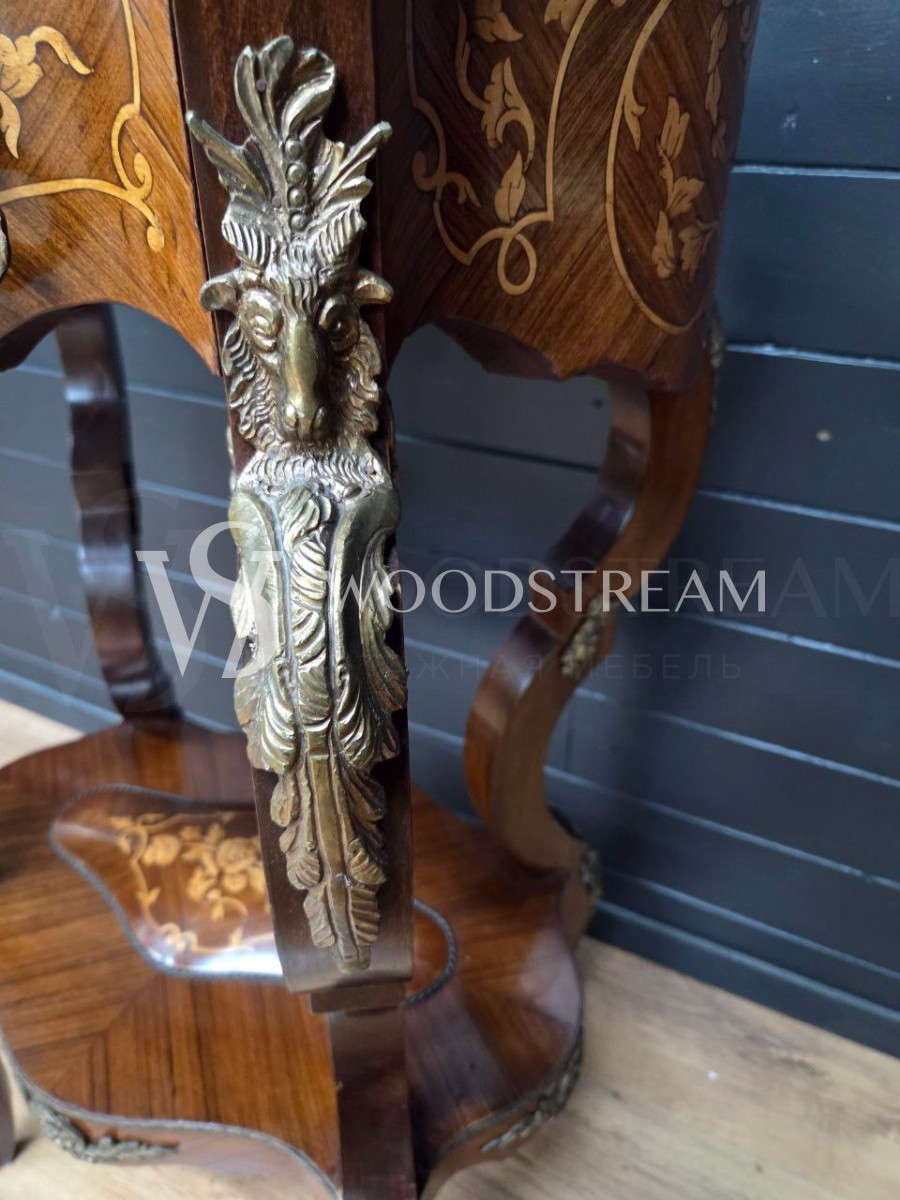 Стол/Подставка в стиле Людовика XIV