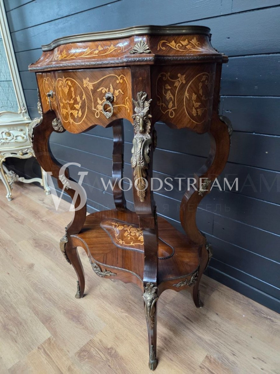 Стол/Подставка в стиле Людовика XIV