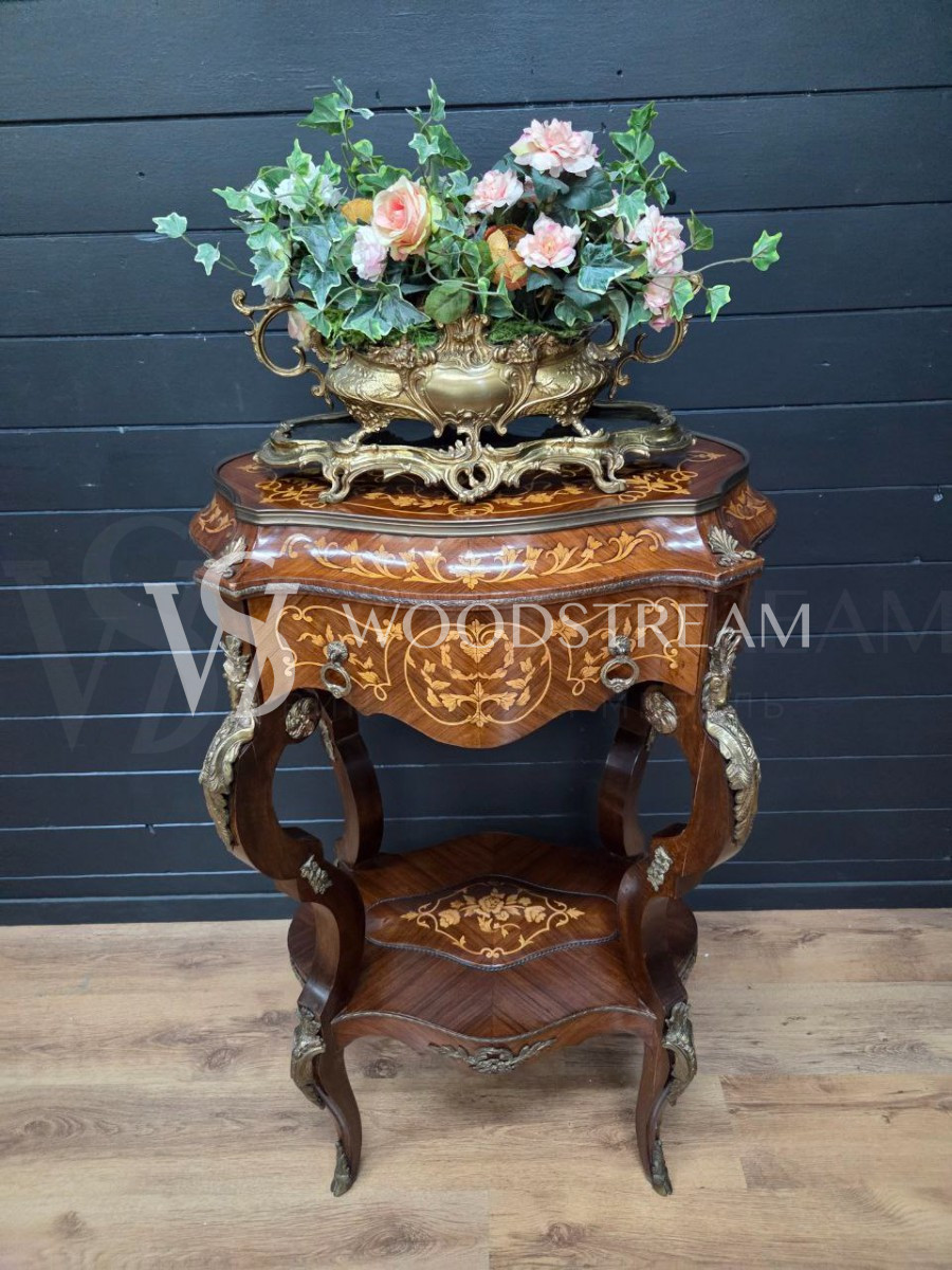 Стол/Подставка в стиле Людовика XIV