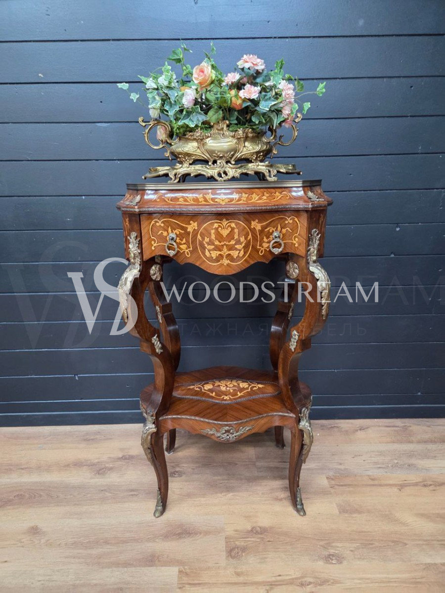 Стол/Подставка в стиле Людовика XIV