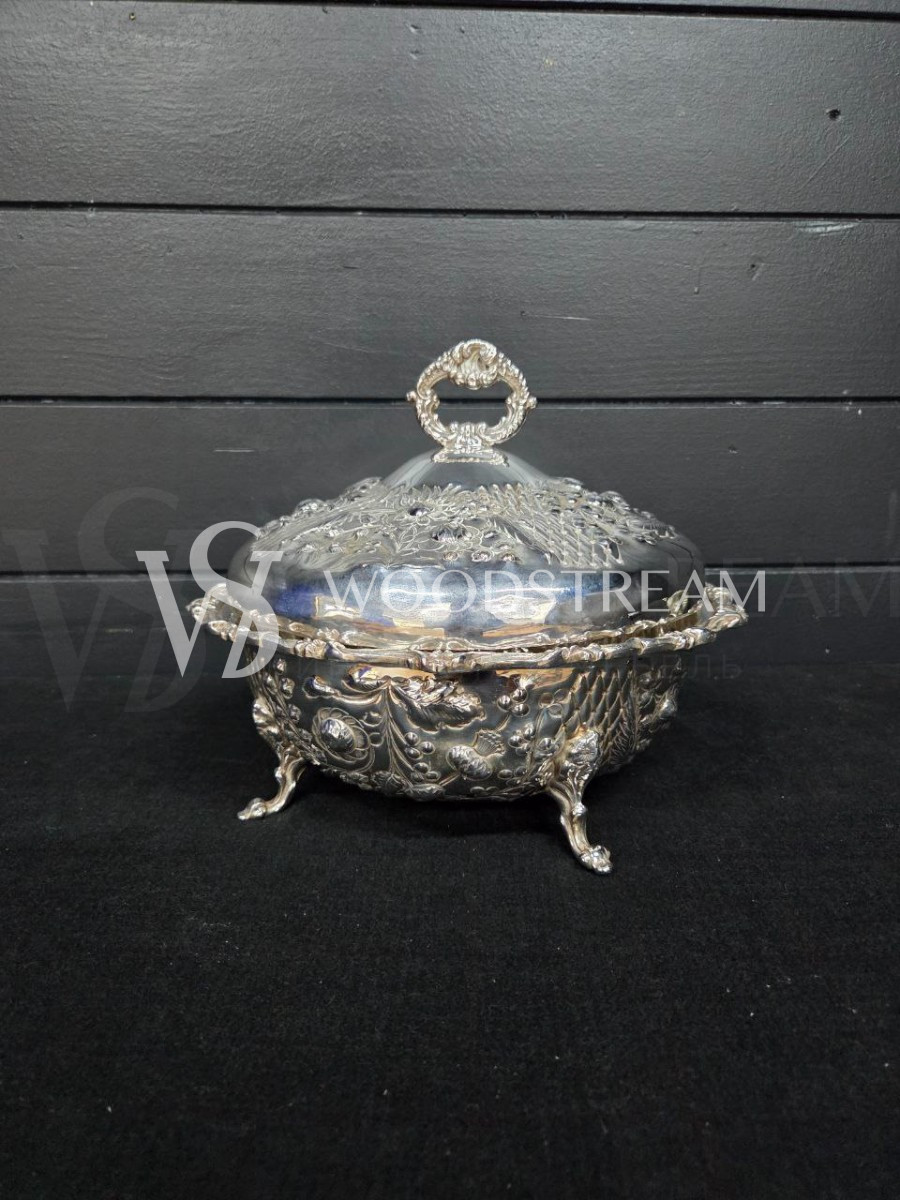 Блюдо с крышкой винтажное