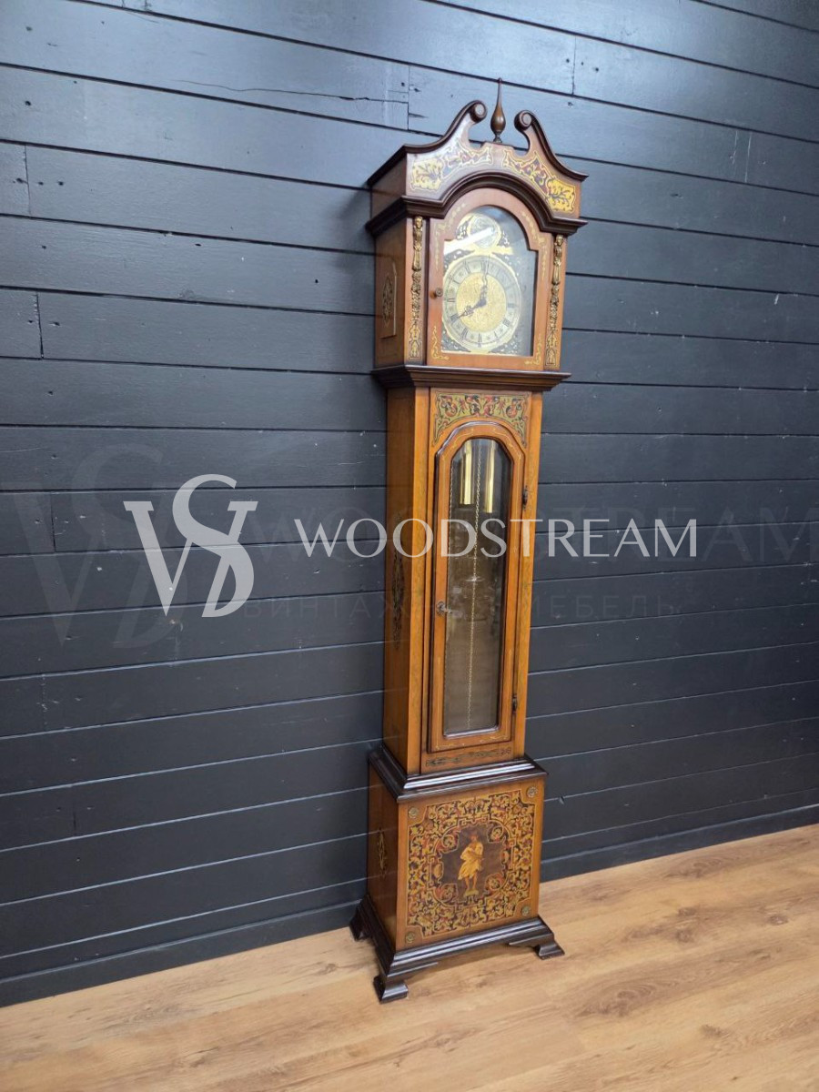 Часы напольные в стиле Буль