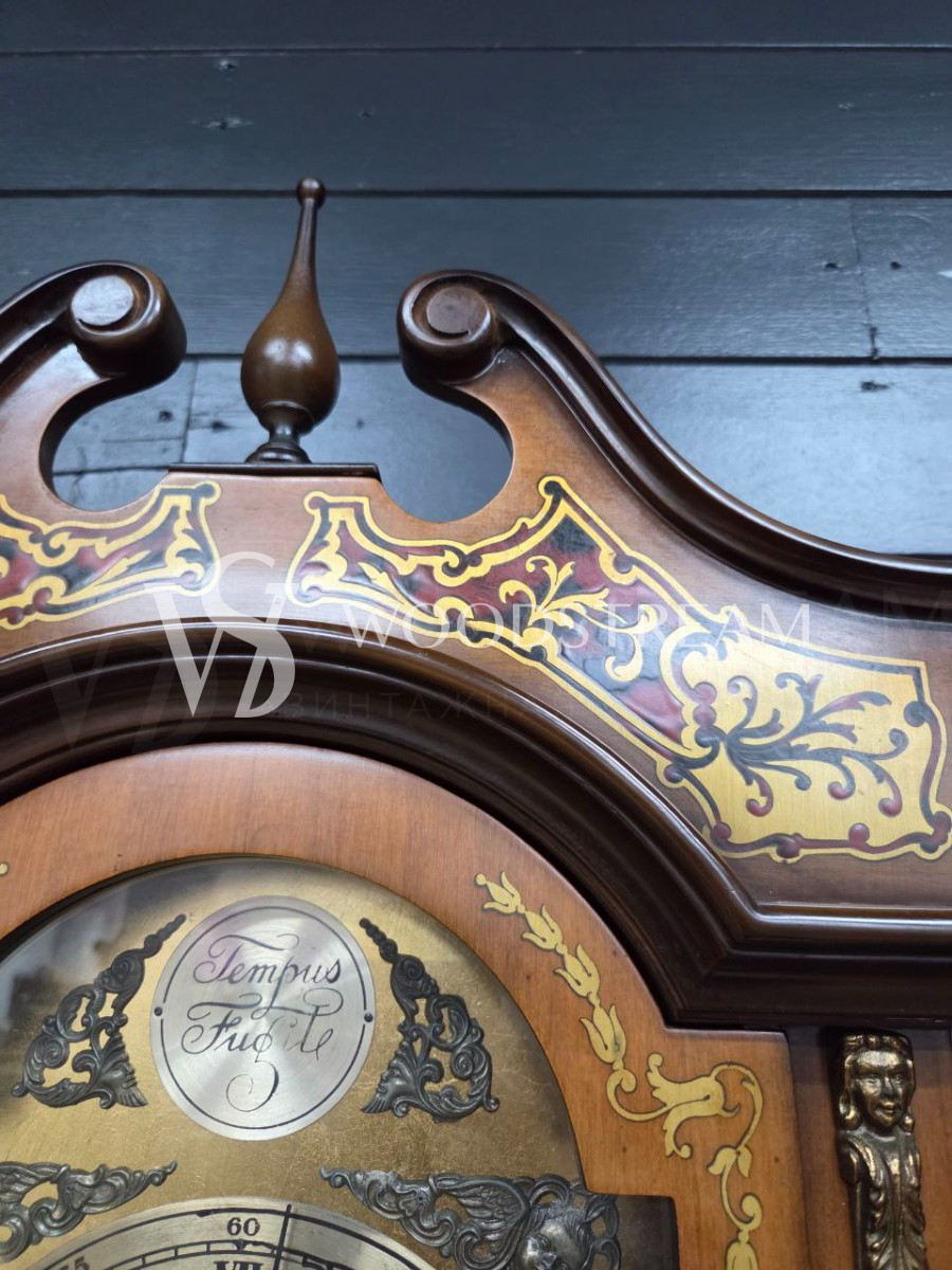 Часы напольные в стиле Буль