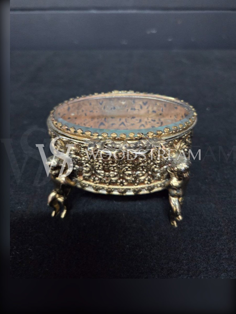 Шкатулка с путти в стиле венецианского барокко