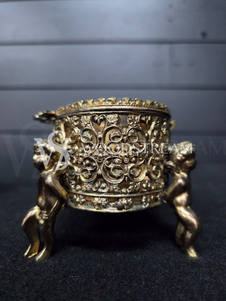 Шкатулка с путти в стиле венецианского барокко