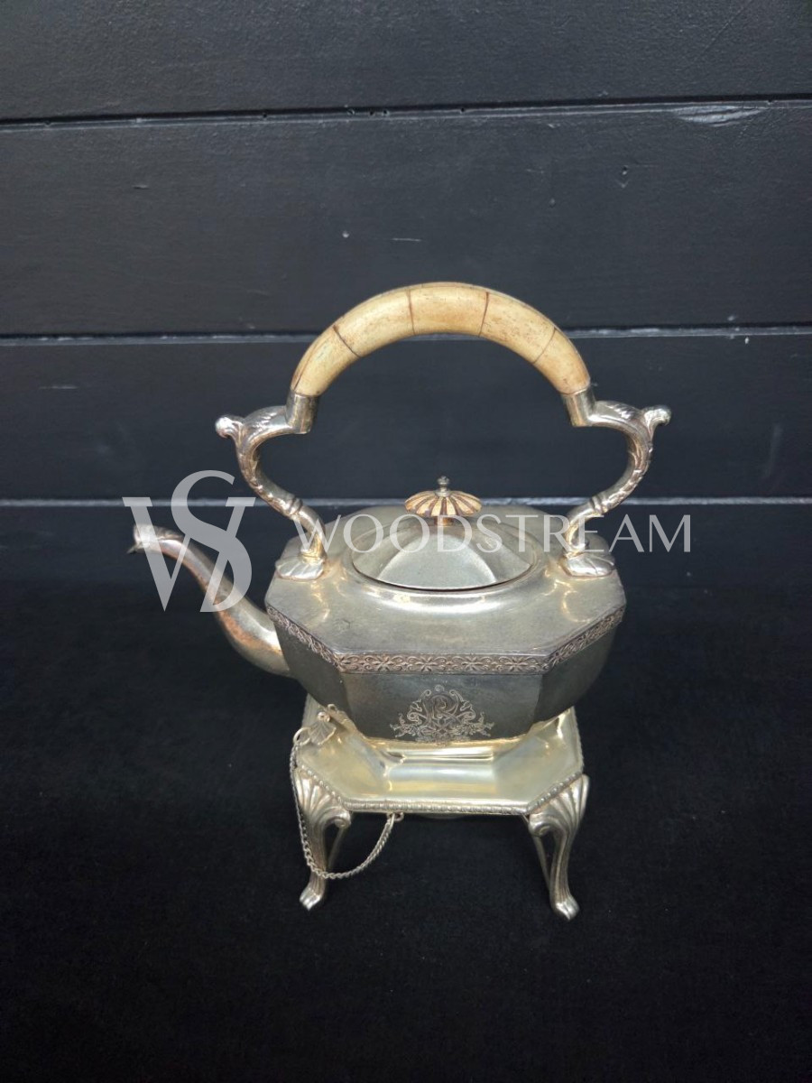 Чайник винтажный на подставке