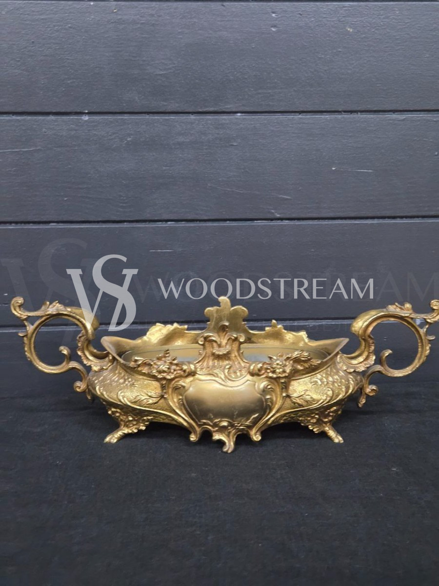 Кашпо на подносе в стиле Людовика XV