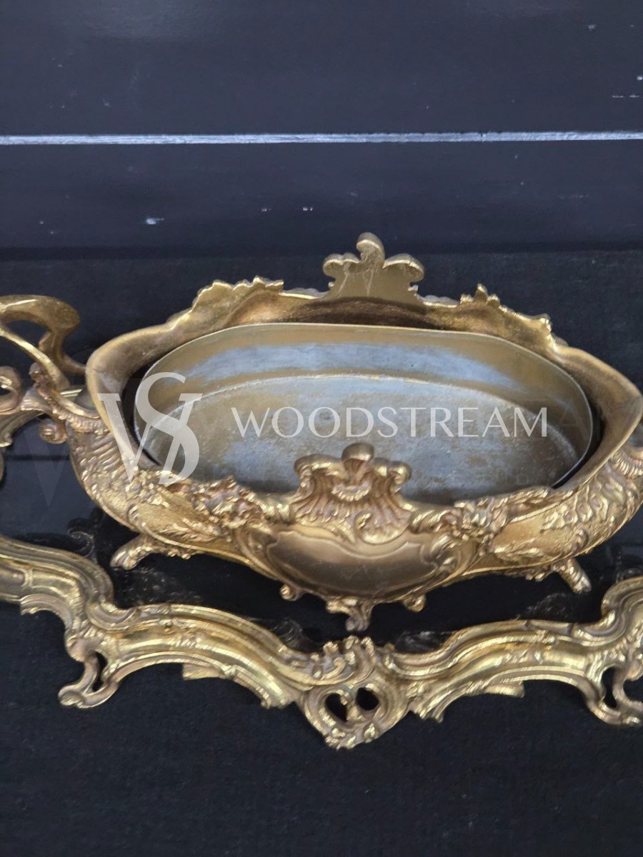 Кашпо на подносе в стиле Людовика XV