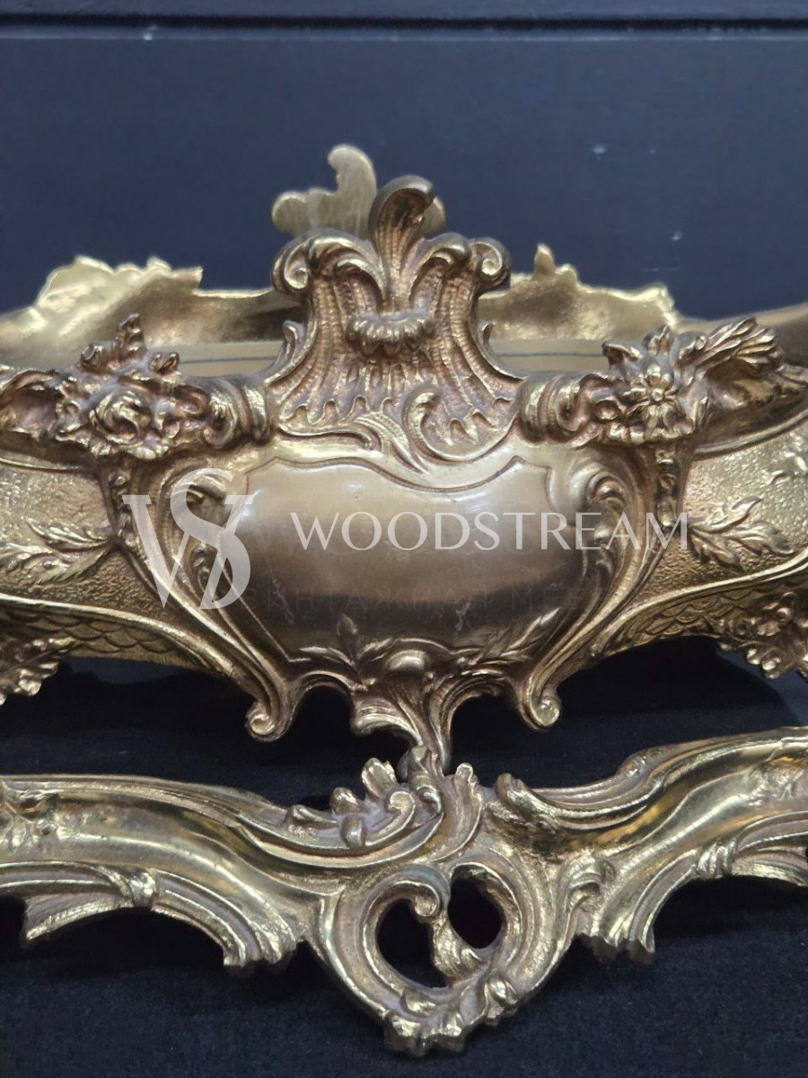 Кашпо на подносе в стиле Людовика XV