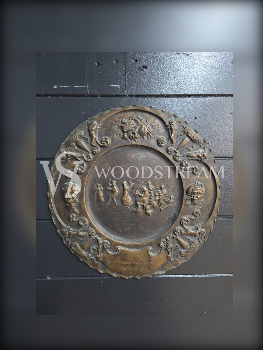 Тарелка декоративная/Чеканка Бытовая сценка