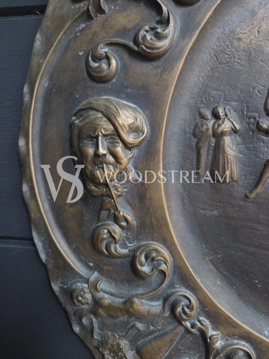 Тарелка декоративная/Чеканка Бытовая сценка