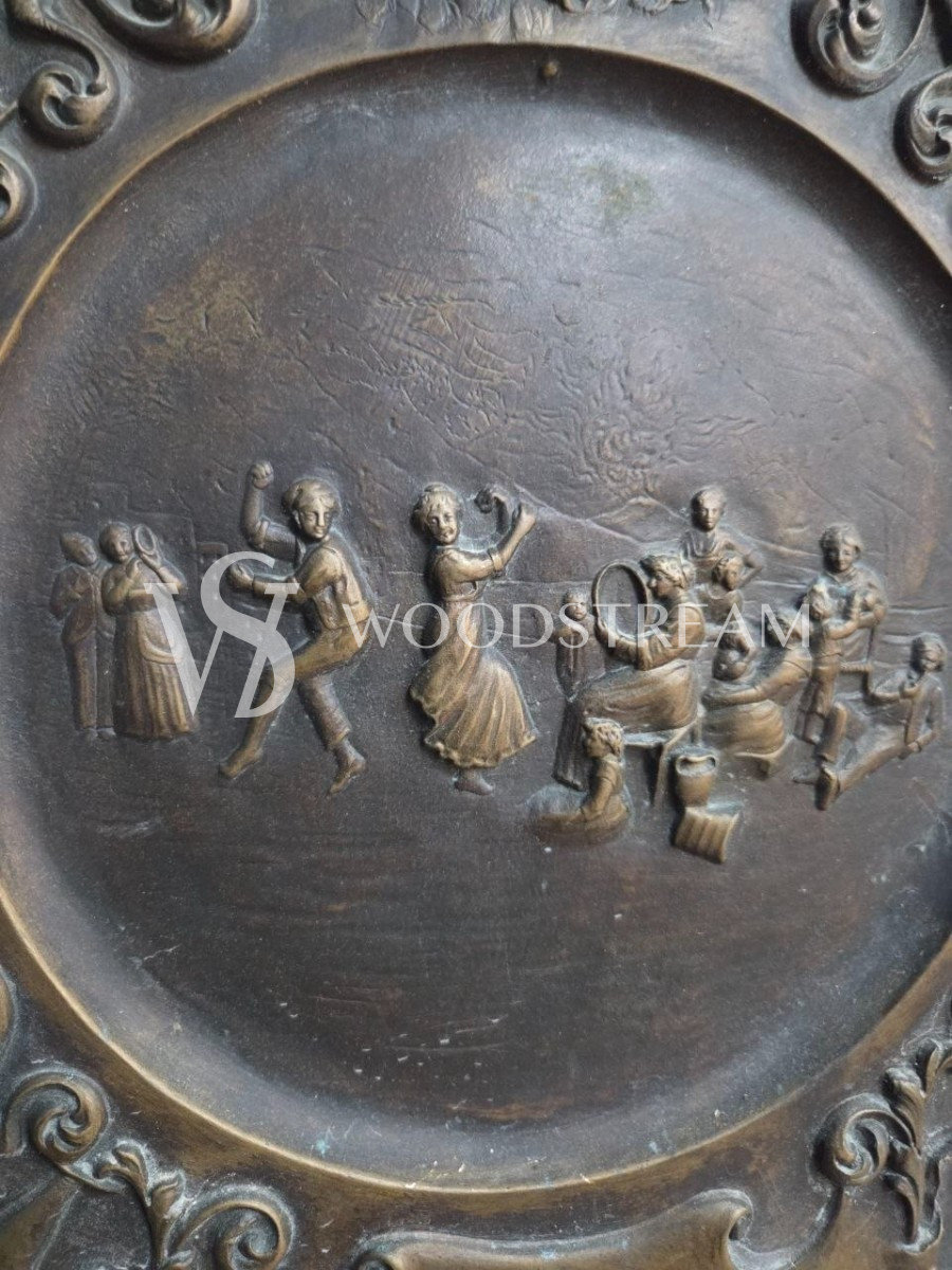 Тарелка декоративная/Чеканка Бытовая сценка