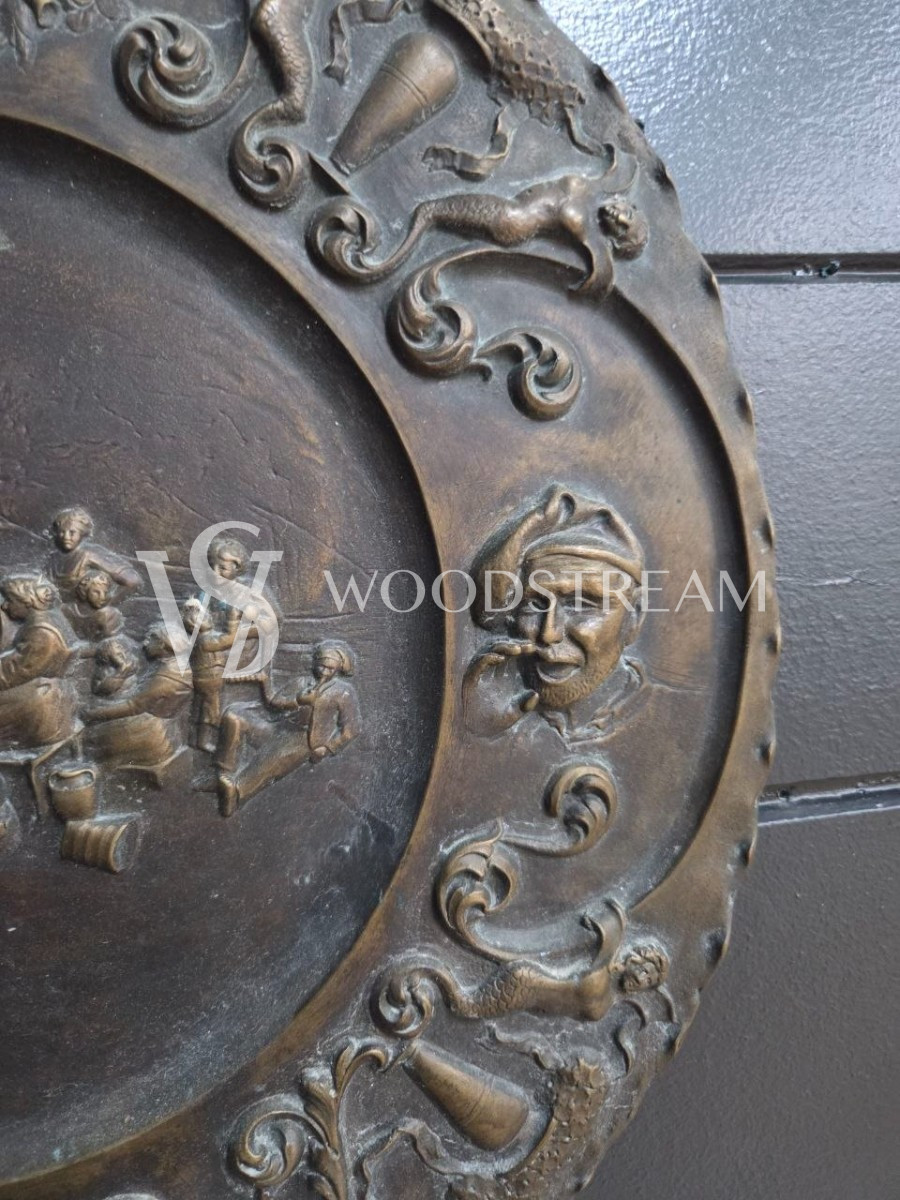 Тарелка декоративная/Чеканка Бытовая сценка