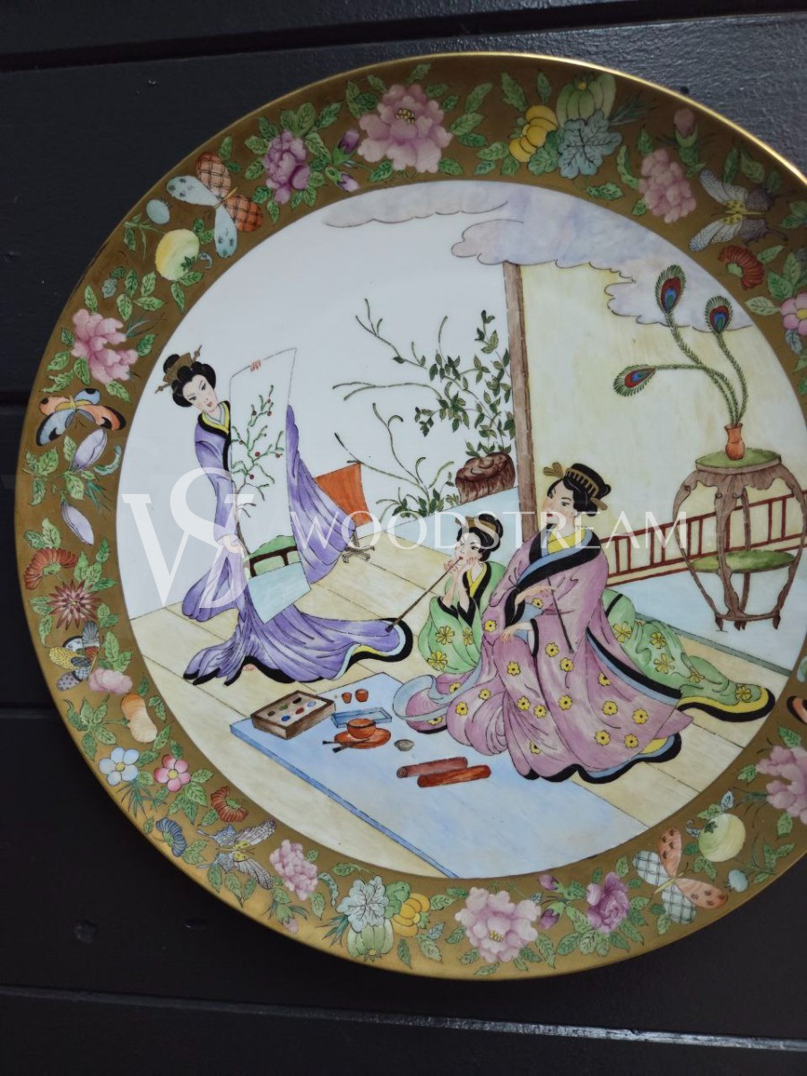 Тарелка декоративная в стиле шинуазри