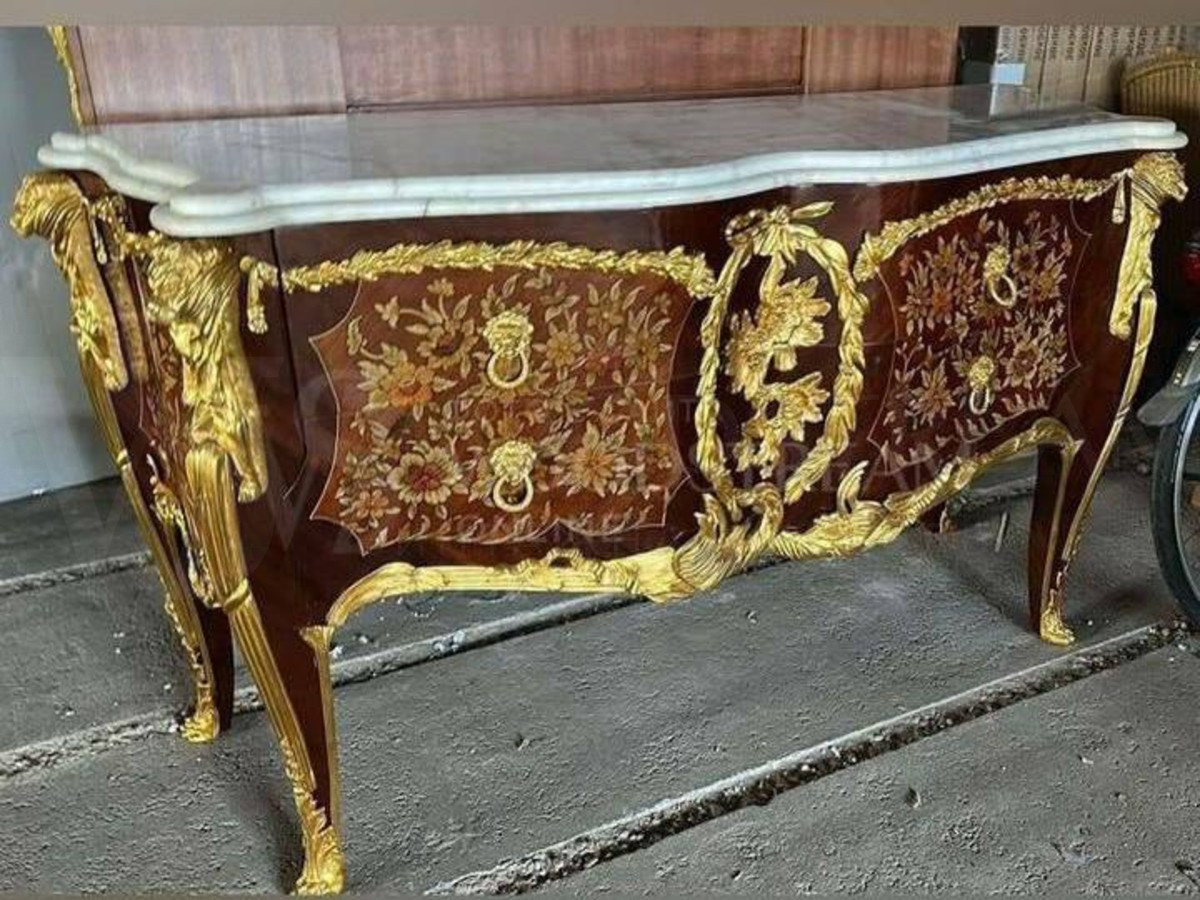 Комод в стиле Людовика XIV