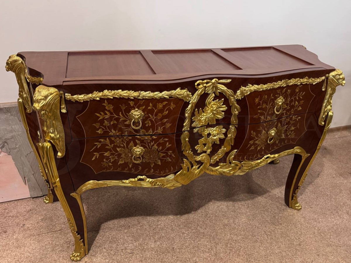 Комод в стиле Людовика XIV