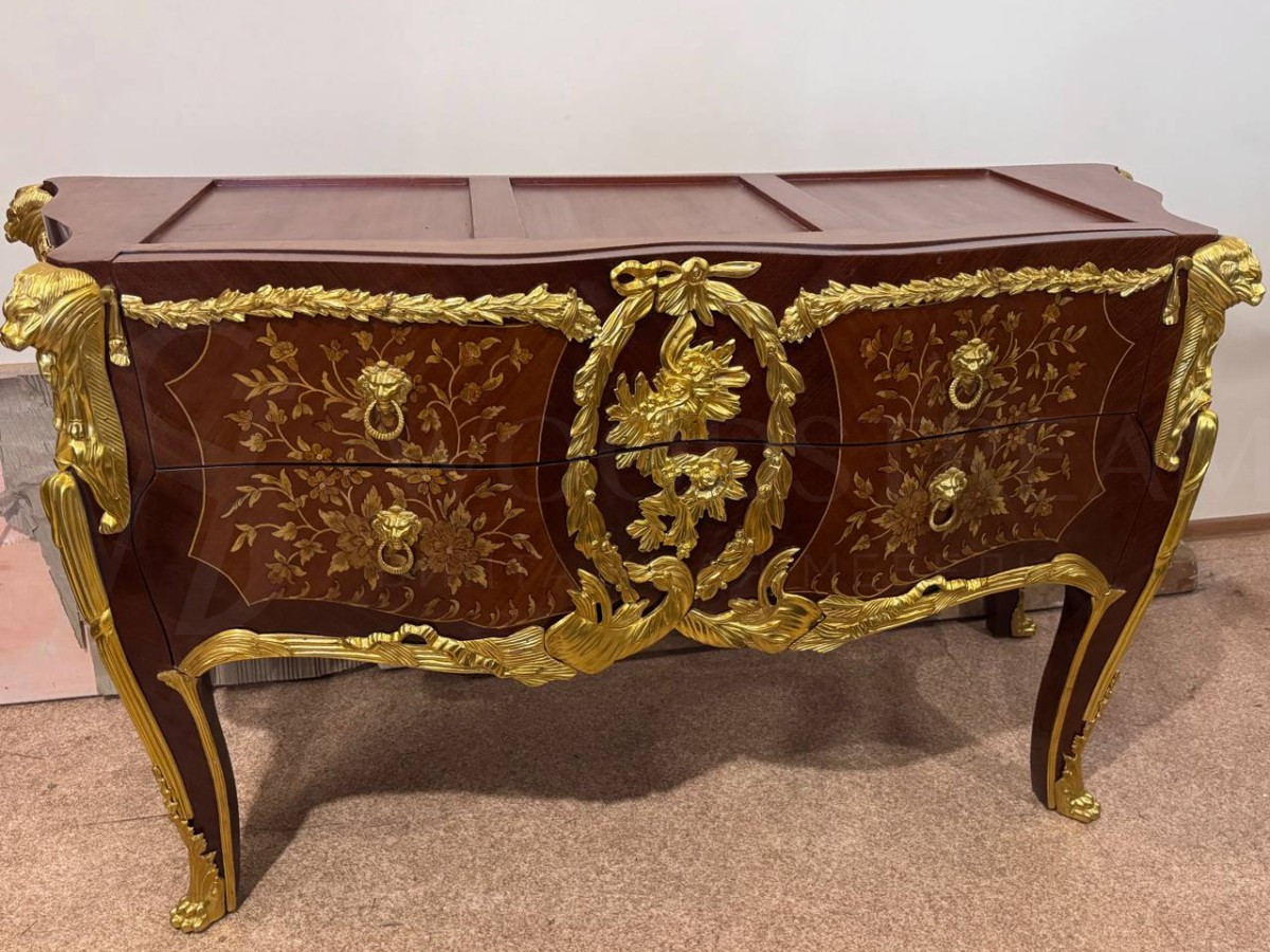 Комод в стиле Людовика XIV